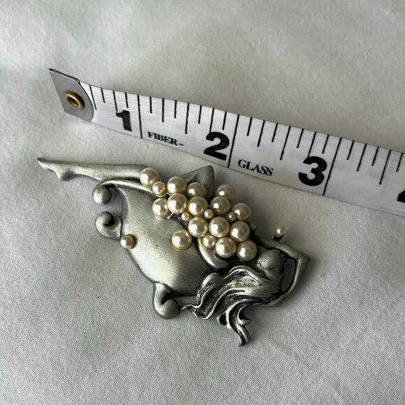 Vintage 60s Jonette Jewelry JJ Silver Pearl Bathtub Brooch Pin - Picture 2 of 3
